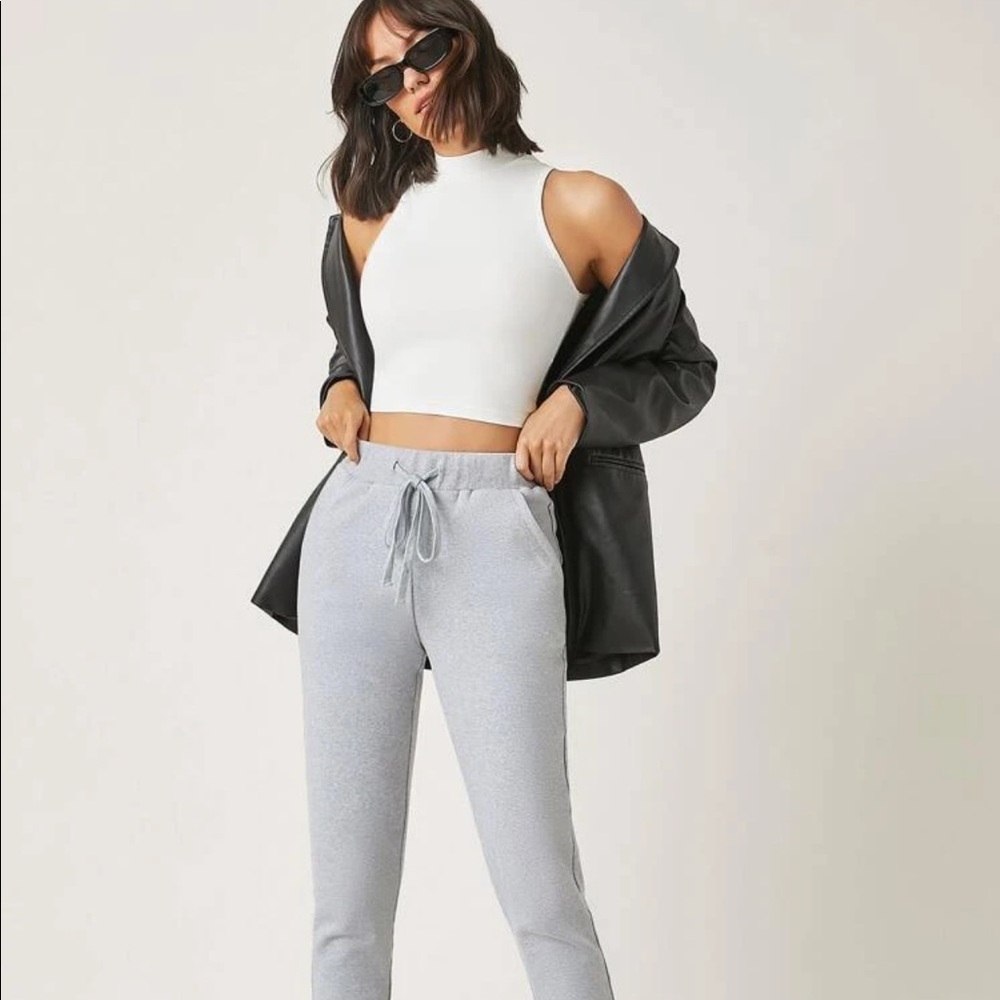 Minimalist 90s crop top tank mockneck Racerback - Picture 2 of 15